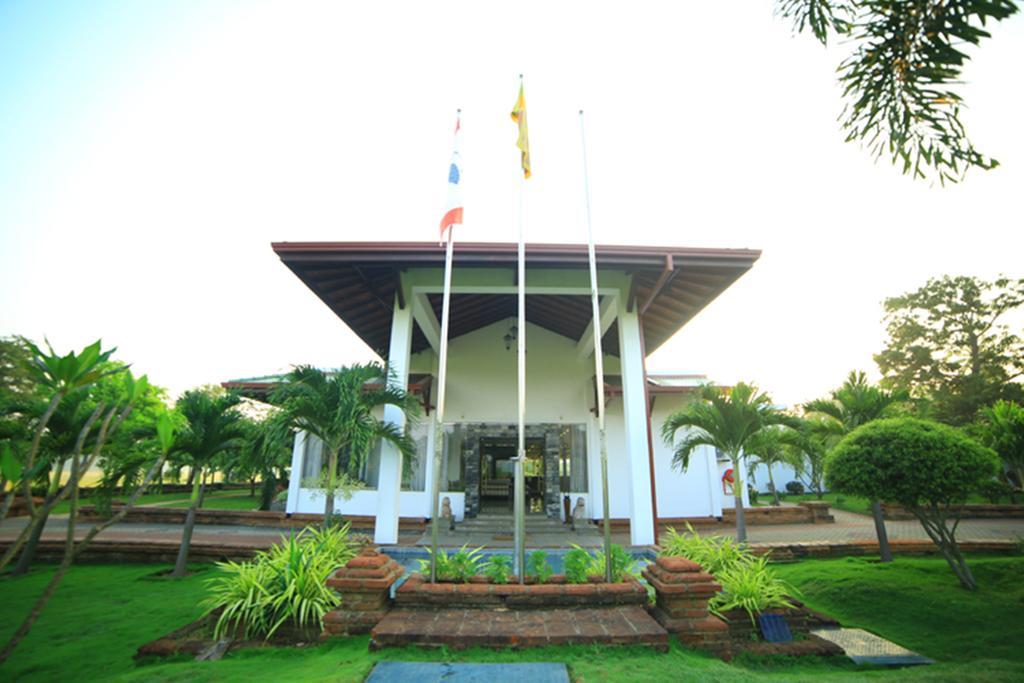 Ruins Chaaya Hotel Polonnaruwa Eksteriør billede